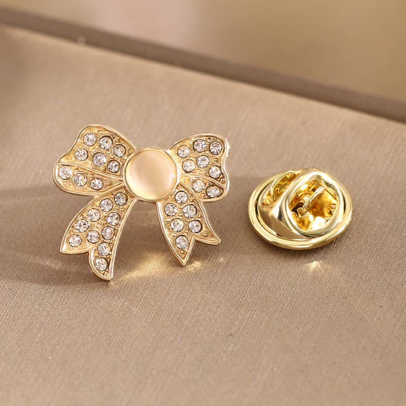 Chic Rhinestone Floral & Animal - Shaped Gold Brooch