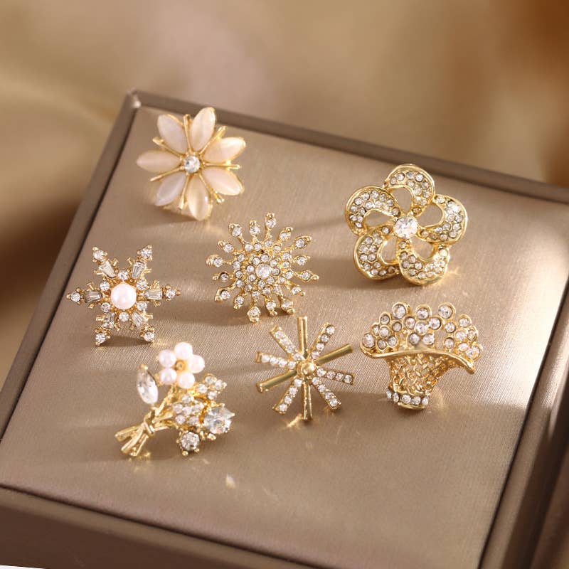 Chic Rhinestone Floral & Animal - Shaped Gold Brooch