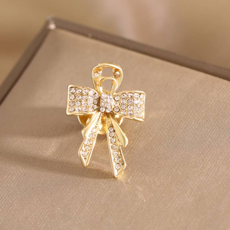 Chic Rhinestone Floral & Animal - Shaped Gold Brooch